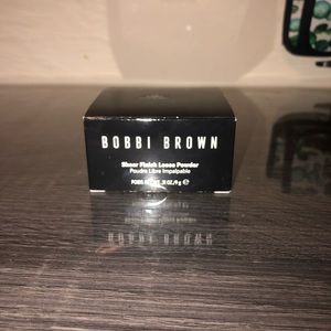 Bobbi Brown sheer loose finishing powder in porcelain